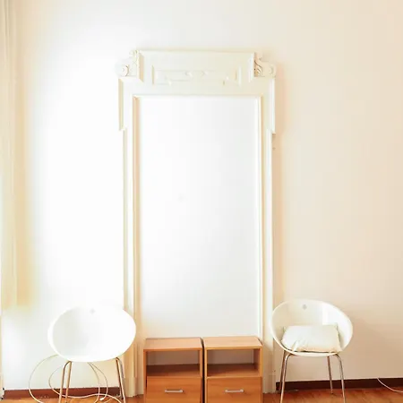 Central Flat - Boccaccio 7 شقة