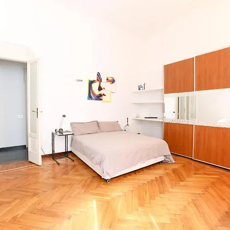 شقة Central Flat - Boccaccio 7 *